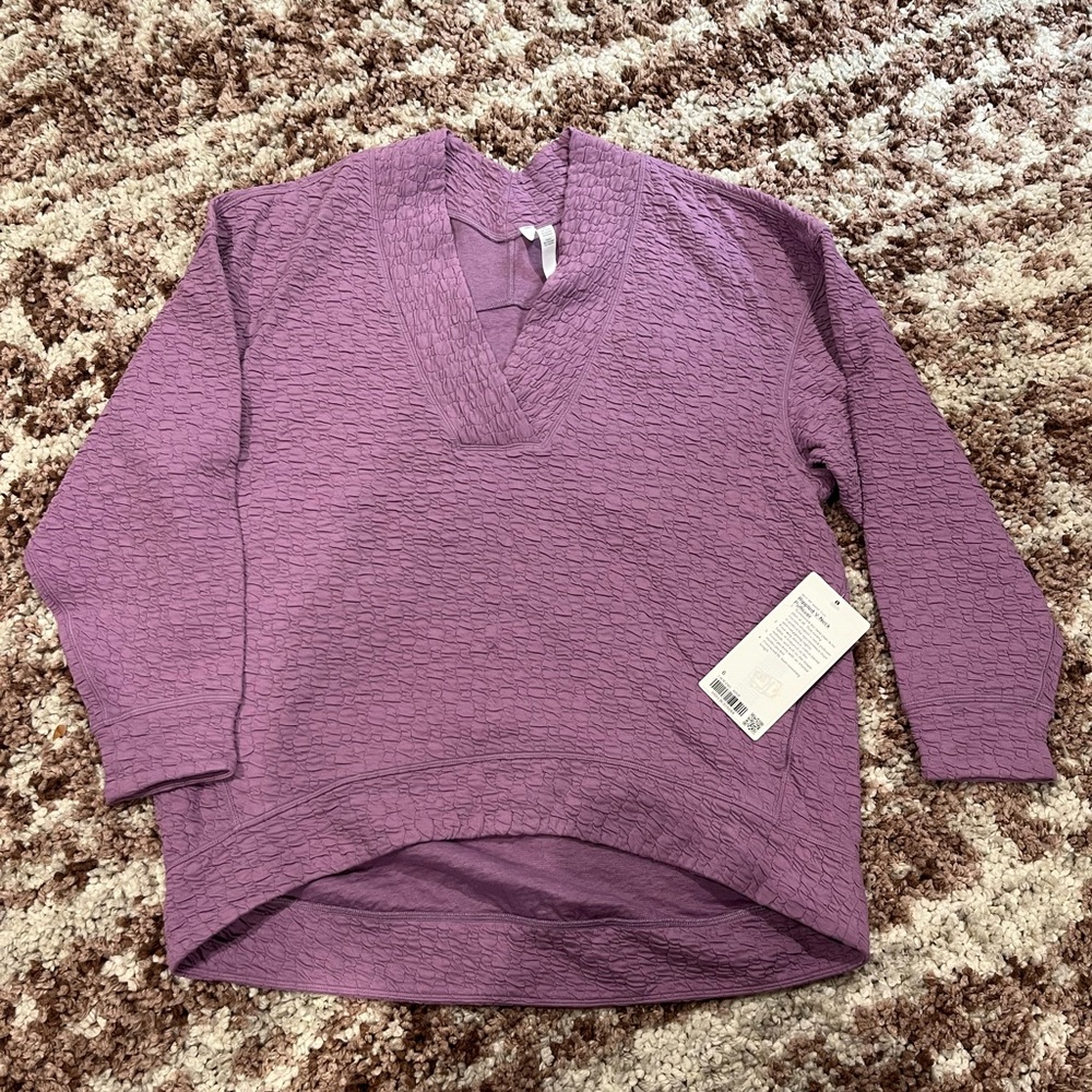 lululemon athletica rippled V-Neck Pullover Sweater size 6